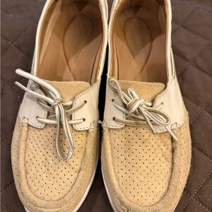 Clarks Beige and Cream Flats